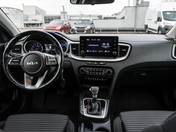 Kia Ceed III Рестайлинг с пробегом 2021 года, цена 2 449 000 рублей, 41552 км, хэтчбек, Автокод Объявления
