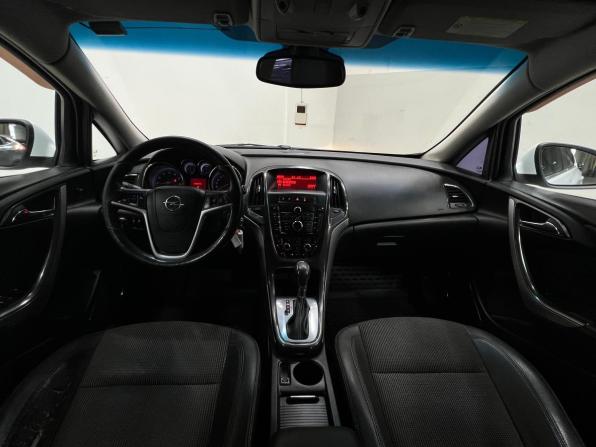 Opel Astra J с пробегом 2010 года, цена 599 000 рублей, 225858 км, хэтчбек, Автокод Объявления
