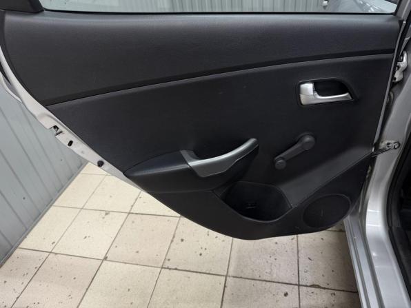 Kia Rio III Рестайлинг с пробегом 2015 года, цена 1 070 000 рублей, 114094 км, седан, Автокод Объявления
