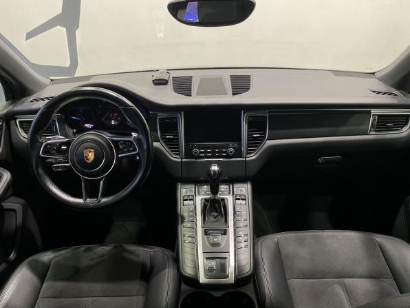Porsche Macan I Рестайлинг с пробегом 2018 года, цена 3 329 900 рублей, 158000 км, внедорожник, Автокод Объявления