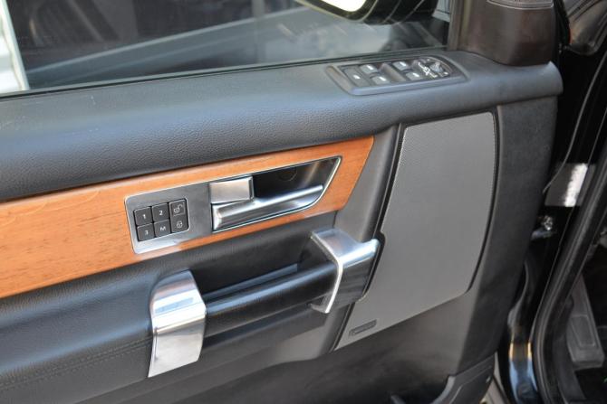 Land Rover Discovery IV Рестайлинг с пробегом 2014 года, цена 2 300 000 рублей, 219000 км, внедорожник, Автокод Объявления