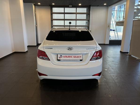 Hyundai Solaris I Рестайлинг с пробегом 2015 года, цена 1 050 000 рублей, 102290 км, седан, Автокод Объявления