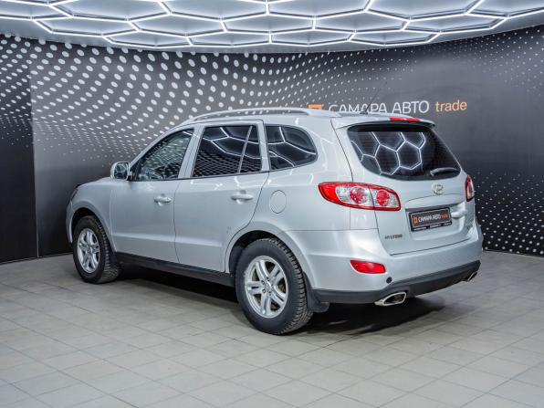 Hyundai Santa Fe II Рестайлинг с пробегом 2010 года, цена 790 000 рублей, 214369 км, внедорожник, Автокод Объявления