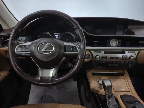 Lexus ES VI Рестайлинг с пробегом 2016 года, цена 2 650 000 рублей, 244894 км, седан, Автокод Объявления