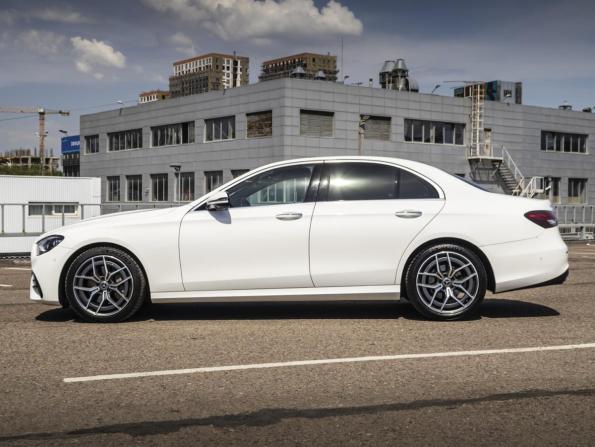 Mercedes-Benz E-Класс V (W213 S213 C238) Рестайлинг с пробегом 2020 года, цена 4 619 000 рублей, 71000 км, седан, Автокод Объявления