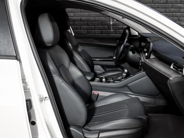 Kia K5 III с пробегом 2022 года, цена 2 750 000 рублей, 62013 км, седан, Автокод Объявления