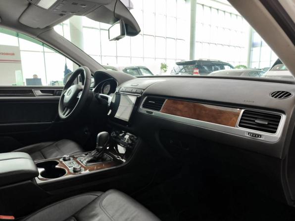 Volkswagen Touareg II Рестайлинг с пробегом 2015 года, цена 2 590 000 рублей, 124500 км, внедорожник, Автокод Объявления