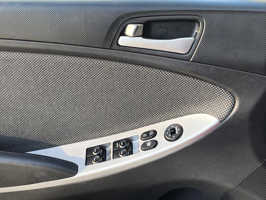 Hyundai Solaris I Санкт-Петербург  - изображение 22