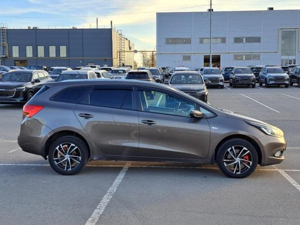 Kia Ceed II с пробегом 2014 года, цена 1 000 000 рублей, 236796 км, универсал, Автокод Объявления
