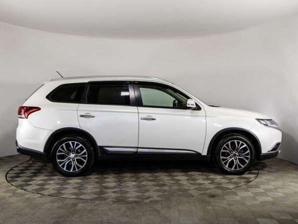 Mitsubishi Outlander III Рестайлинг 2 с пробегом 2015 года, цена 1 499 000 рублей, 259760 км, внедорожник, Автокод Объявления