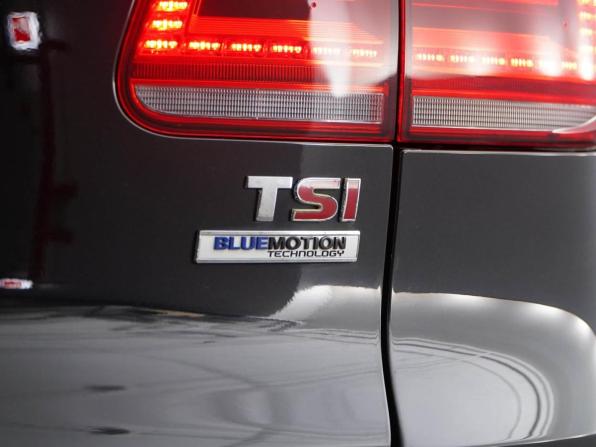 Volkswagen Tiguan I Рестайлинг с пробегом 2015 года, цена 1 449 077 рублей, 214613 км, внедорожник, Автокод Объявления