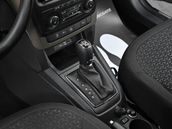 Skoda Yeti I Рестайлинг с пробегом 2017 года, цена 1 449 000 рублей, 114000 км, внедорожник, Автокод Объявления