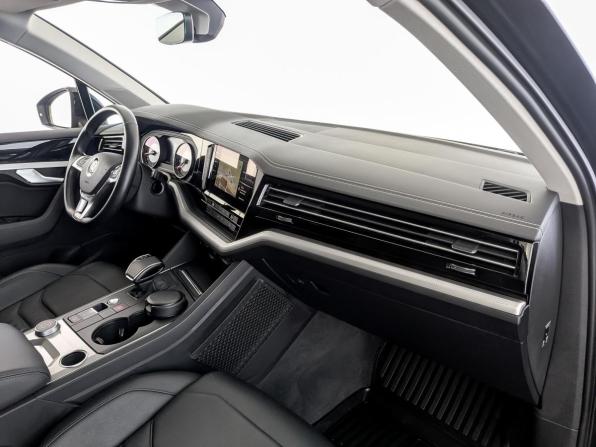 Volkswagen Touareg III с пробегом 2019 года, цена 5 205 000 рублей, 37555 км, внедорожник, Автокод Объявления