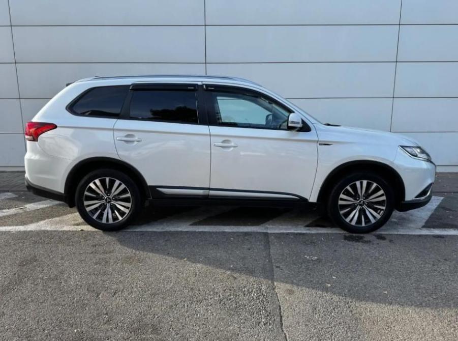 Mitsubishi Outlander III Рестайлинг 3 Ставрополь  - изображение 4