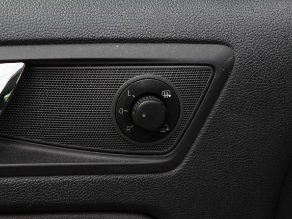 Skoda Yeti I Рестайлинг с пробегом 2015 года, цена 1 650 000 рублей, 71538 км, внедорожник, Автокод Объявления