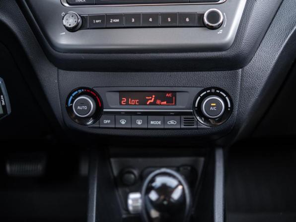Kia Rio III Рестайлинг с пробегом 2016 года, цена 1 160 000 рублей, 179846 км, седан, Автокод Объявления