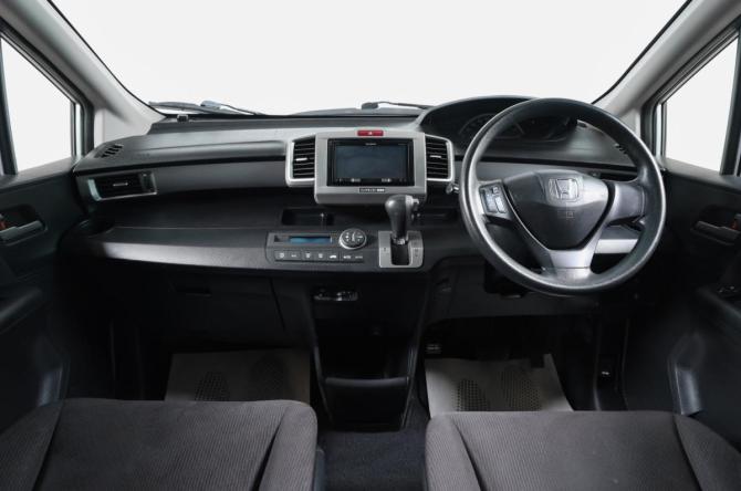 Honda Freed I Рестайлинг 2 с пробегом 2015 года, цена 1 099 000 рублей, 148000 км, компактвэн, Автокод Объявления