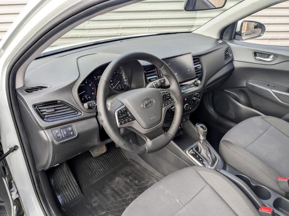 Hyundai Solaris II Рестайлинг с пробегом 2020 года, цена 1 095 000 рублей, 189053 км, седан, Автокод Объявления