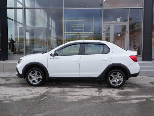 Renault Logan II Рестайлинг с пробегом 2022 года, цена 1 280 000 рублей, 86940 км, седан, Автокод Объявления