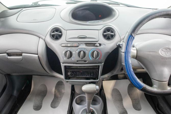 Toyota Vitz I (P10) с пробегом 2000 года, цена 399 000 рублей, 300000 км, хэтчбек, Автокод Объявления