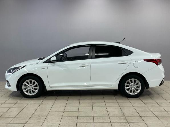 Hyundai Solaris II с пробегом 2018 года, цена 1 330 000 рублей, 128786 км, седан, Автокод Объявления