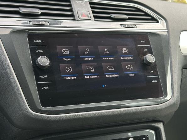 Volkswagen Tiguan II Рестайлинг с пробегом 2021 года, цена 2 469 000 рублей, 114293 км, внедорожник, Автокод Объявления