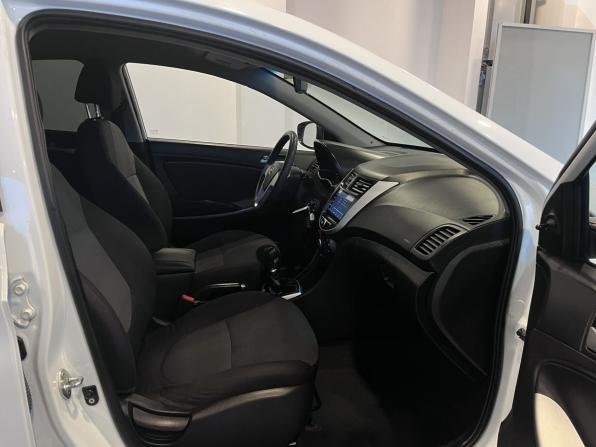 Hyundai Solaris I с пробегом 2013 года, цена 650 000 рублей, 213235 км, седан, Автокод Объявления