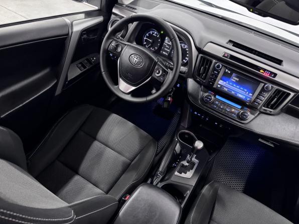 Toyota RAV4 IV (XA40) Рестайлинг с пробегом 2017 года, цена 2 460 000 рублей, 188000 км, внедорожник, Автокод Объявления