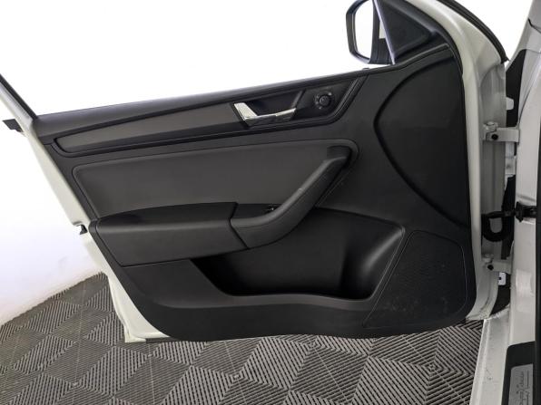Skoda Rapid I Рестайлинг с пробегом 2019 года, цена 1 310 000 рублей, 89775 км, лифтбек, Автокод Объявления