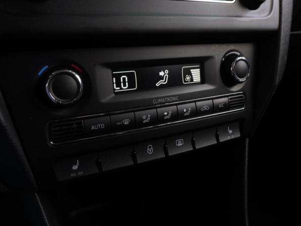 Skoda Rapid I с пробегом 2014 года, цена 899 000 рублей, 192009 км, лифтбек, Автокод Объявления