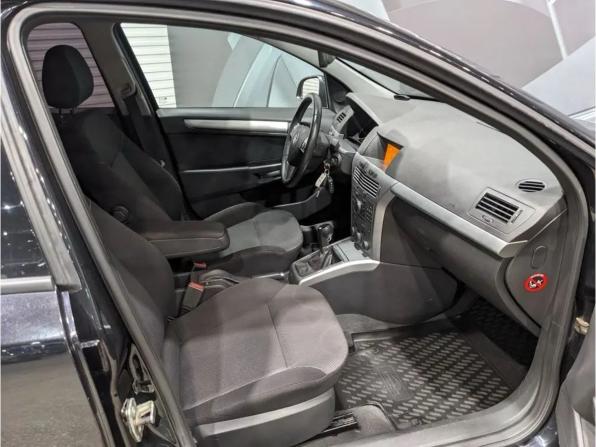 Opel Astra H Рестайлинг с пробегом 2009 года, цена 575 000 рублей, 151304 км, седан, Автокод Объявления