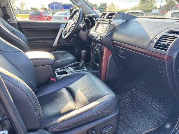 Toyota Land Cruiser Prado 150 Series Рестайлинг 1 с пробегом 2015 года, цена 3 900 000 рублей, 177285 км, внедорожник, Автокод Объявления