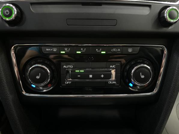Skoda Superb II Рестайлинг с пробегом 2013 года, цена 1 340 000 рублей, 176470 км, лифтбек, Автокод Объявления