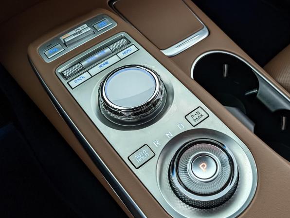 Genesis GV70 I с пробегом 2022 года, цена 4 950 000 рублей, 33134 км, внедорожник, Автокод Объявления