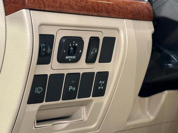 Toyota Land Cruiser 200 Series Рестайлинг 1 с пробегом 2013 года, цена 3 180 000 рублей, 224493 км, внедорожник, Автокод Объявления