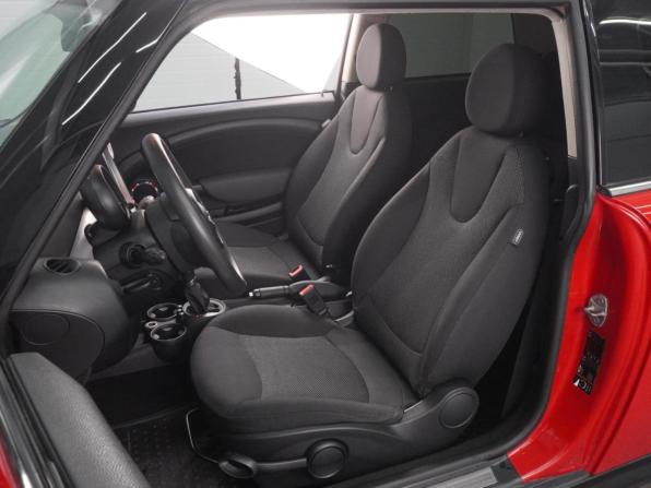 Mini Hatch II (R56) Рестайлинг с пробегом 2011 года, цена 799 000 рублей, 162266 км, хэтчбек, Автокод Объявления