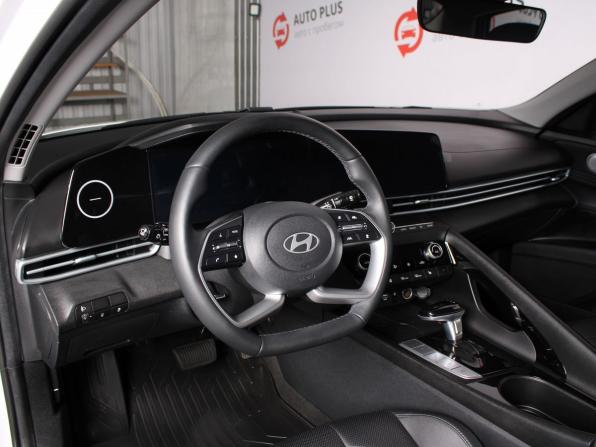 Hyundai Elantra VII (CN7) Рестайлинг с пробегом 2024 года, цена 2 190 000 рублей, 17824 км, седан, Автокод Объявления