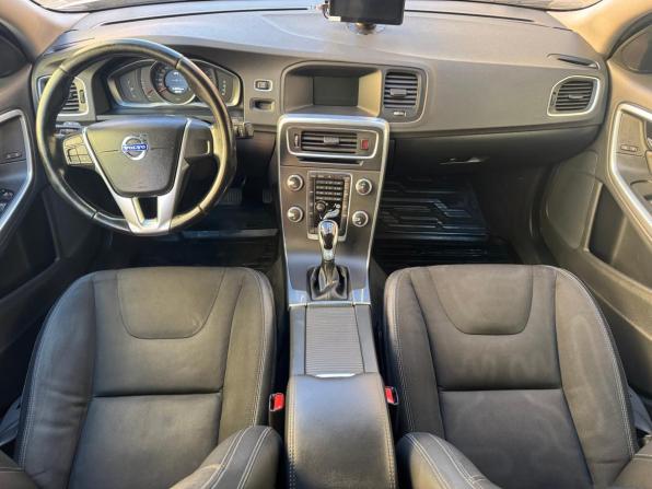 Volvo S60 II Рестайлинг с пробегом 2015 года, цена 979 000 рублей, 168127 км, седан, Автокод Объявления