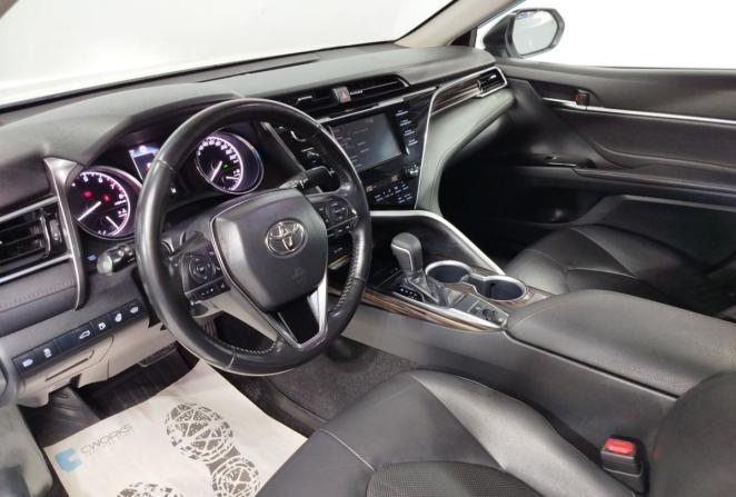 Toyota Camry VII (XV50) Рестайлинг 2 с пробегом 2018 года, цена 2 650 000 рублей, 136069 км, седан, Автокод Объявления
