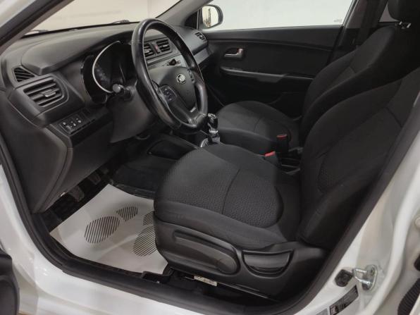 Kia Rio III Рестайлинг с пробегом 2016 года, цена 1 010 000 рублей, 90115 км, хэтчбек, Автокод Объявления