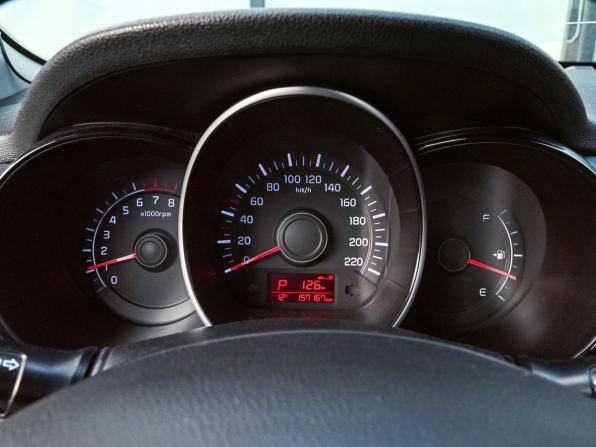 Kia Rio III Рестайлинг с пробегом 2016 года, цена 1 085 000 рублей, 157167 км, хэтчбек, Автокод Объявления