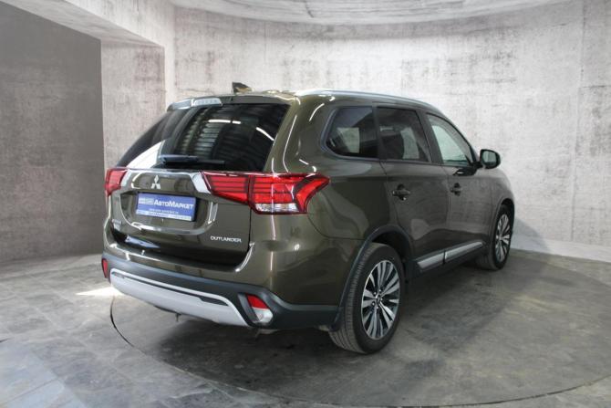 Mitsubishi Outlander III Рестайлинг 3 с пробегом 2019 года, цена 2 254 000 рублей, 92614 км, внедорожник, Автокод Объявления