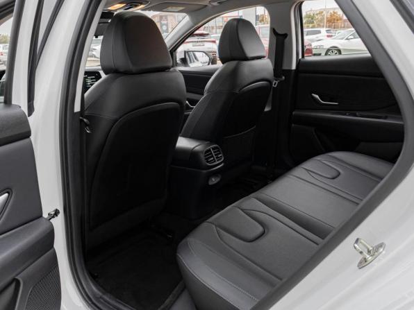 Hyundai Elantra VII (CN7) Рестайлинг с пробегом 2023 года, цена 2 239 000 рублей, 55406 км, седан, Автокод Объявления