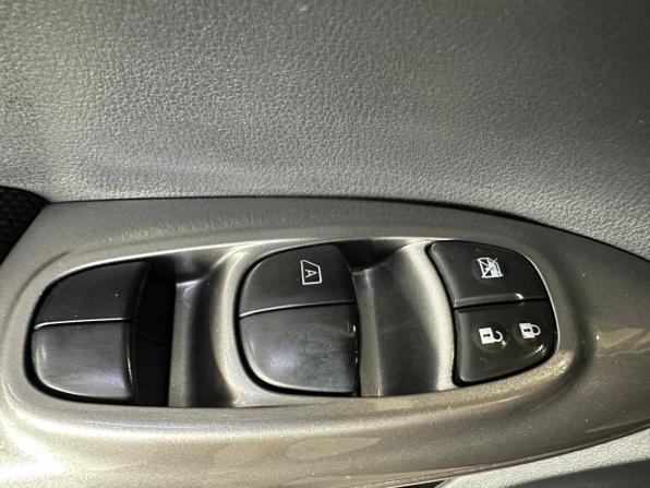 Nissan Juke I с пробегом 2014 года, цена 980 000 рублей, 197183 км, внедорожник, Автокод Объявления