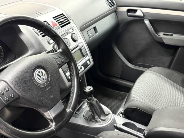 Volkswagen Touran I Рестайлинг с пробегом 2009 года, цена 769 900 рублей, 217700 км, компактвэн, Автокод Объявления