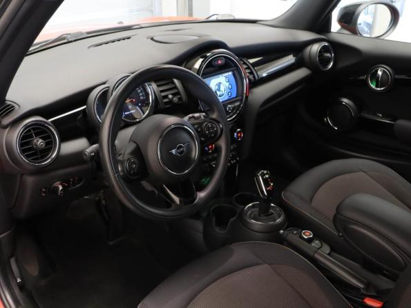 Mini Hatch III (F55/F56) Рестайлинг с пробегом 2020 года, цена 2 250 000 рублей, 53000 км, хэтчбек, Автокод Объявления