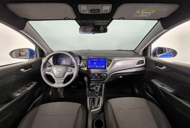Hyundai Solaris II с пробегом 2018 года, цена 900 000 рублей, 165918 км, седан, Автокод Объявления