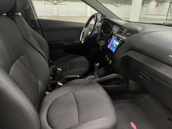 Kia Rio III Рестайлинг с пробегом 2015 года, цена 899 000 рублей, 63549 км, хэтчбек, Автокод Объявления