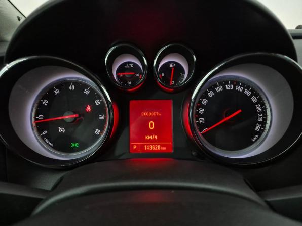 Opel Astra J Рестайлинг с пробегом 2014 года, цена 800 000 рублей, 143552 км, хэтчбек, Автокод Объявления