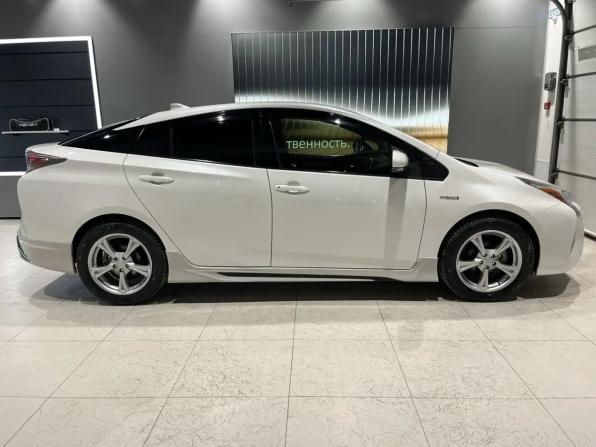 Toyota Prius IV (XW50) с пробегом 2016 года, цена 1 375 000 рублей, 201000 км, лифтбек, Автокод Объявления